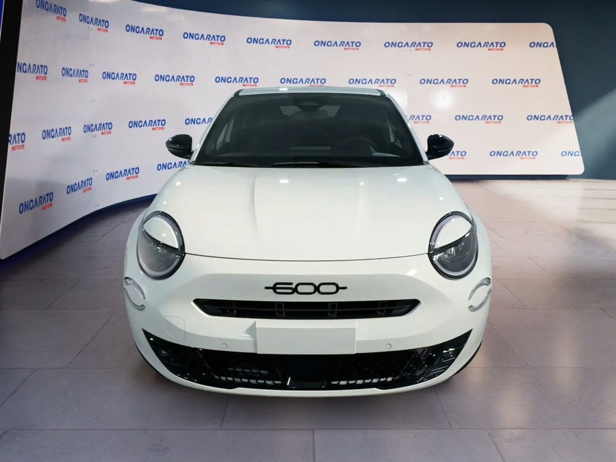Fiat 600 1.2 hybrid Sport 145cv auto (2)