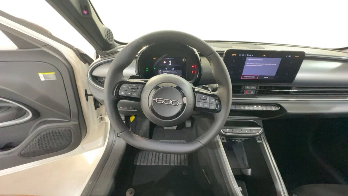 Fiat 600 1.2 hybrid Sport 145cv auto (9)