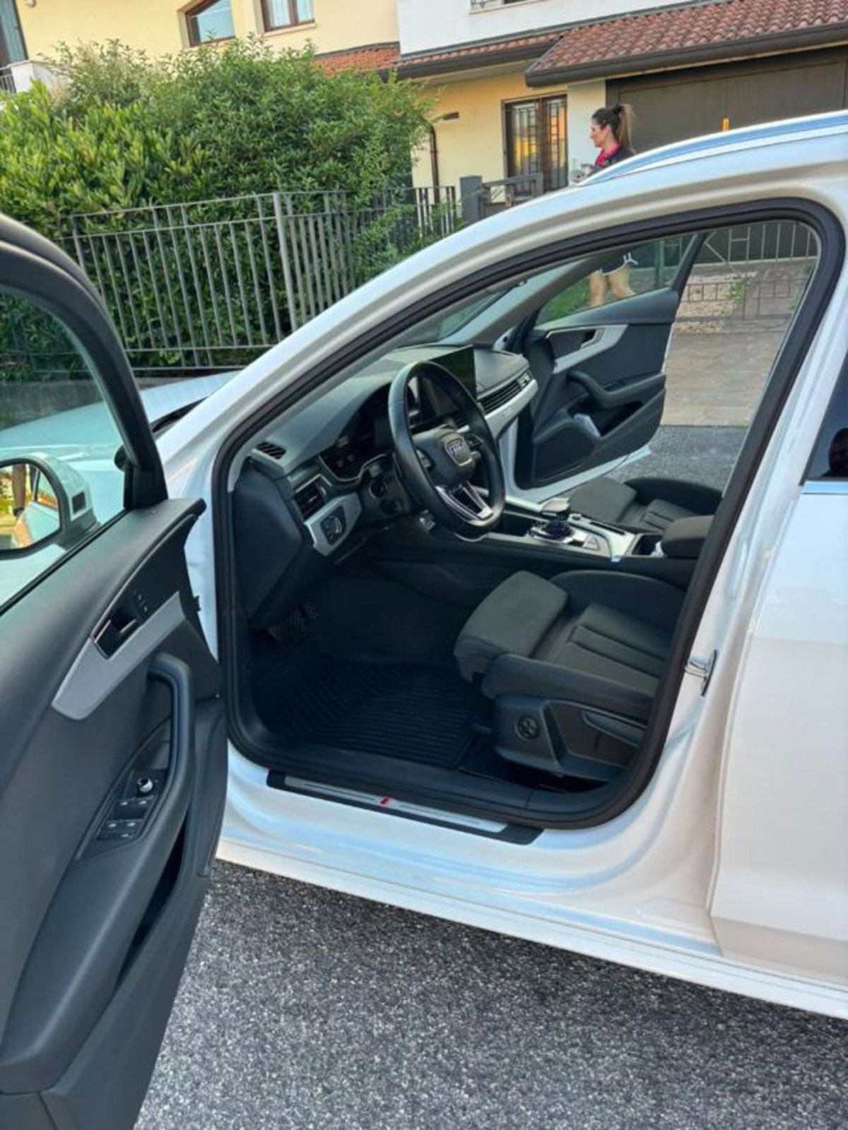 Audi A4 Avant 40 TDI quattro S tronic S line edition (10)