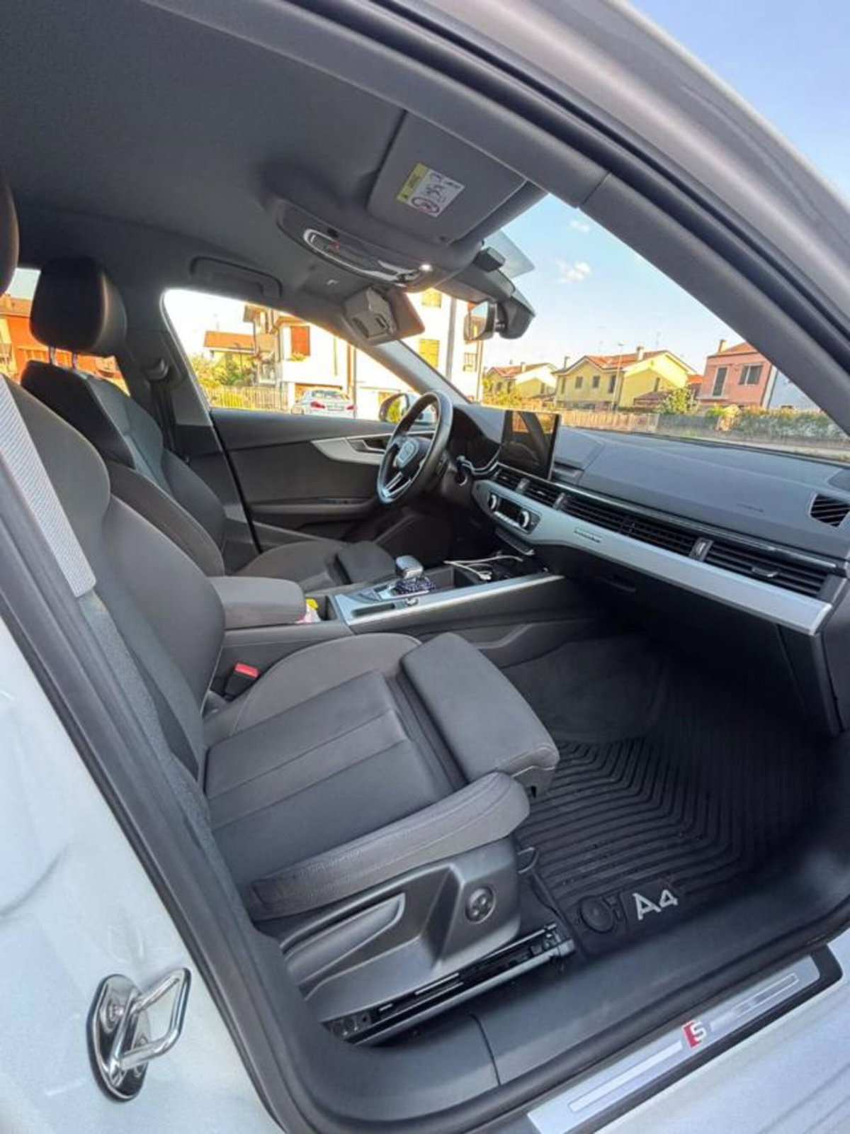 Audi A4 Avant 40 TDI quattro S tronic S line edition (12)
