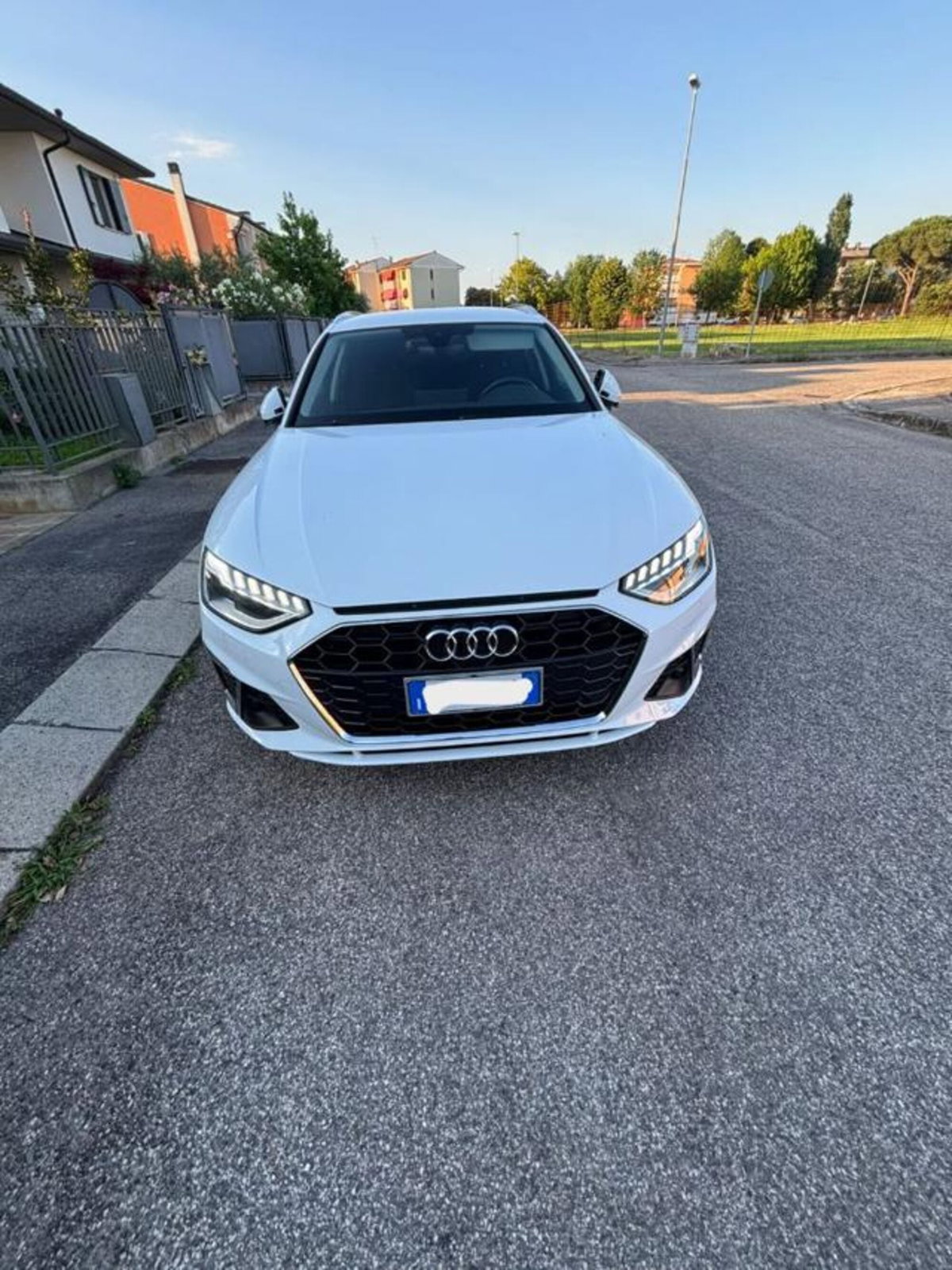 Audi A4 Avant 40 TDI quattro S tronic S line edition (4)