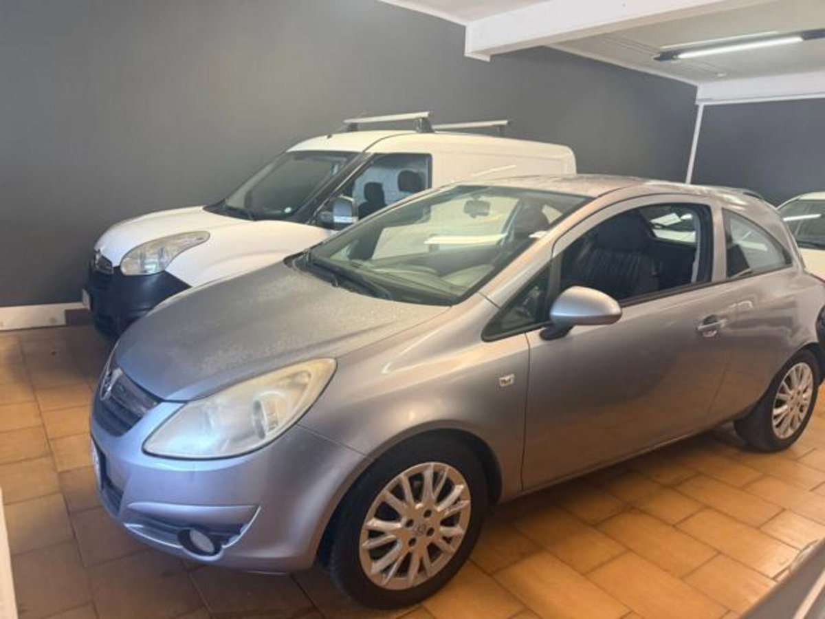 Opel Corsa 1.2 3 porte Club (3)