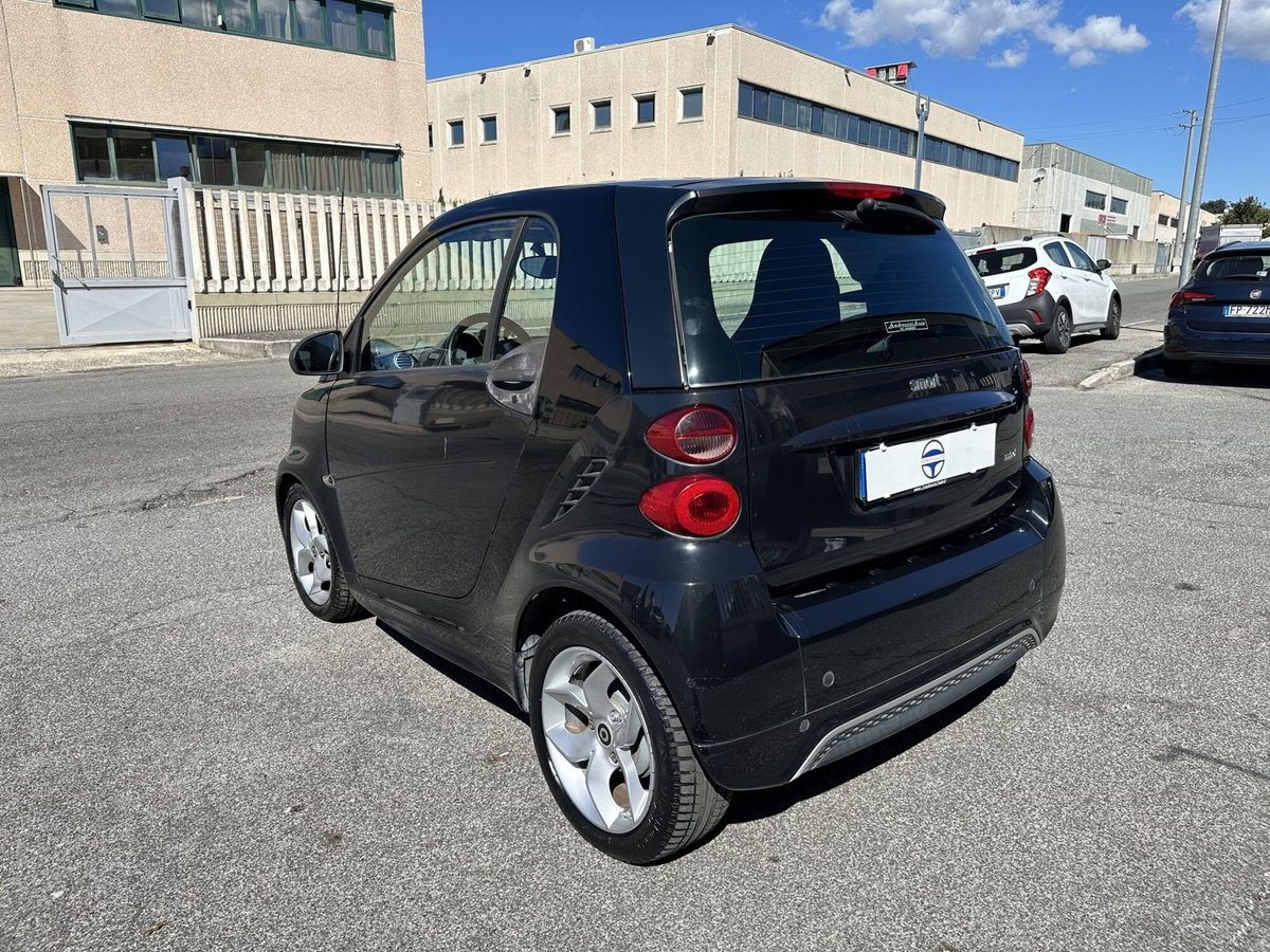smart Fortwo 1000 52 kW MHD coupé pulse (4)