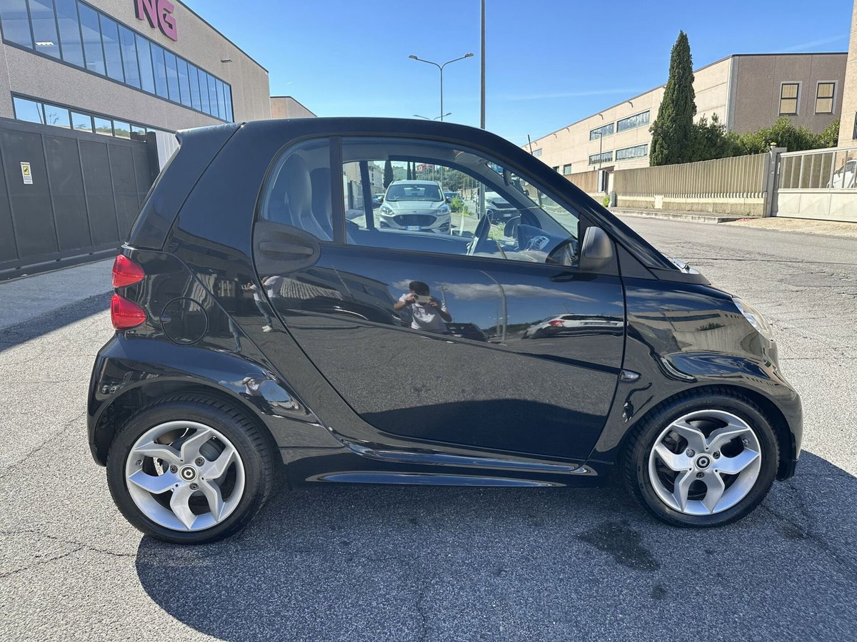 smart Fortwo 1000 52 kW MHD coupé pulse (7)