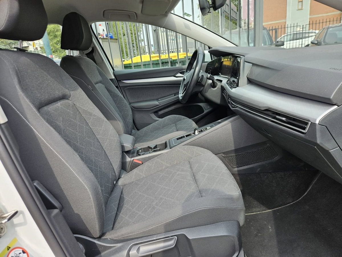 Volkswagen Golf 1.5 eTSI 130 CV EVO ACT DSG Life (10)