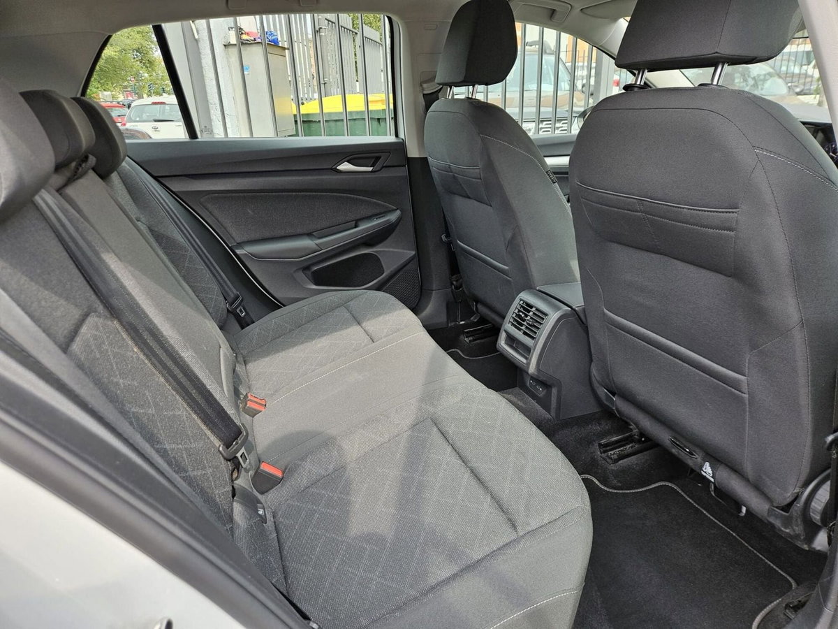 Volkswagen Golf 1.5 eTSI 130 CV EVO ACT DSG Life (11)