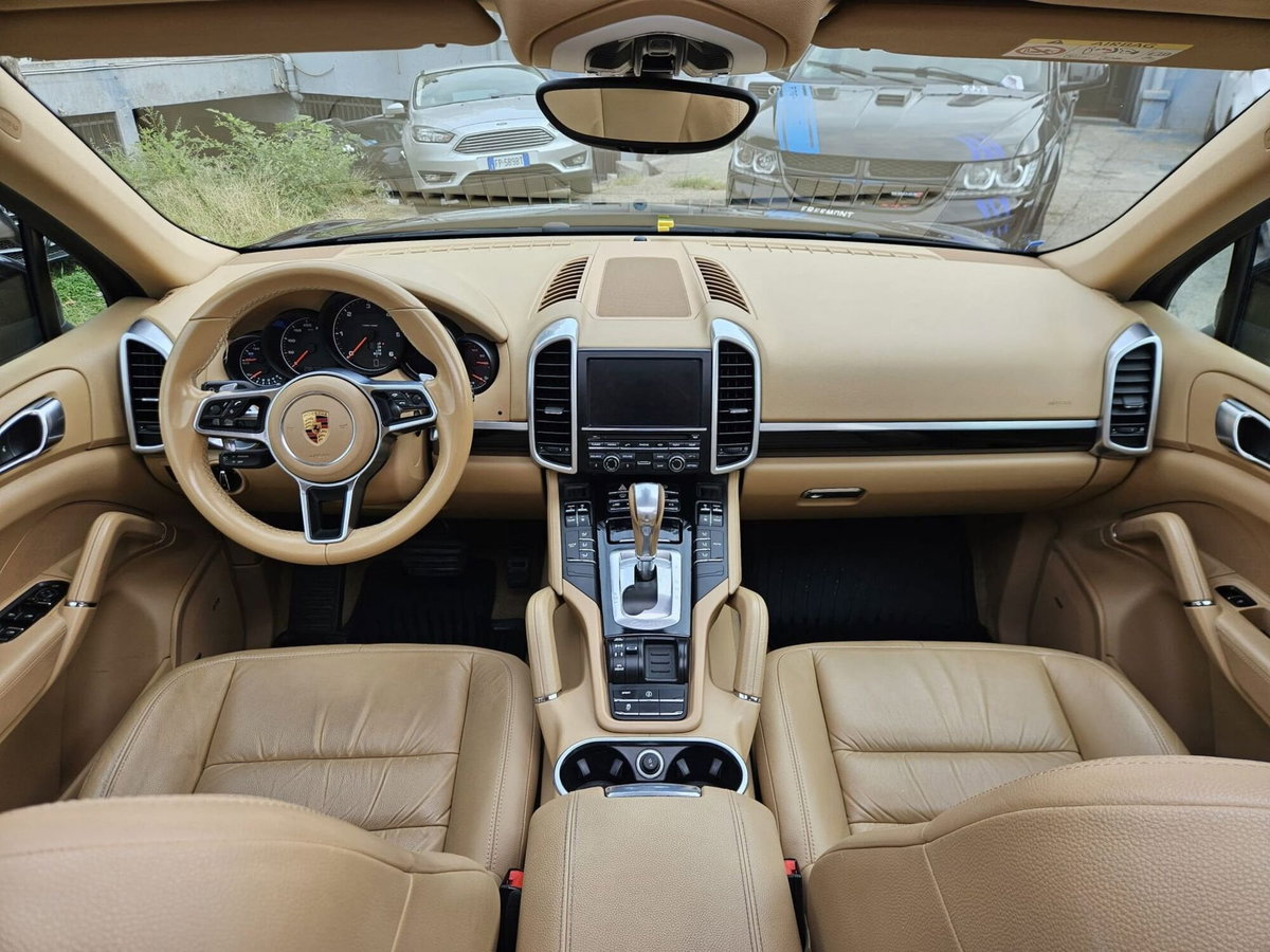 Porsche Cayenne 3.0 Diesel Platinum Edition (10)