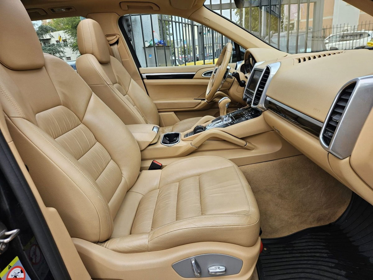 Porsche Cayenne 3.0 Diesel Platinum Edition (12)