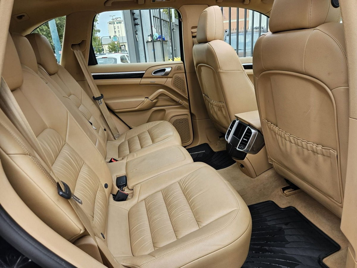 Porsche Cayenne 3.0 Diesel Platinum Edition (13)