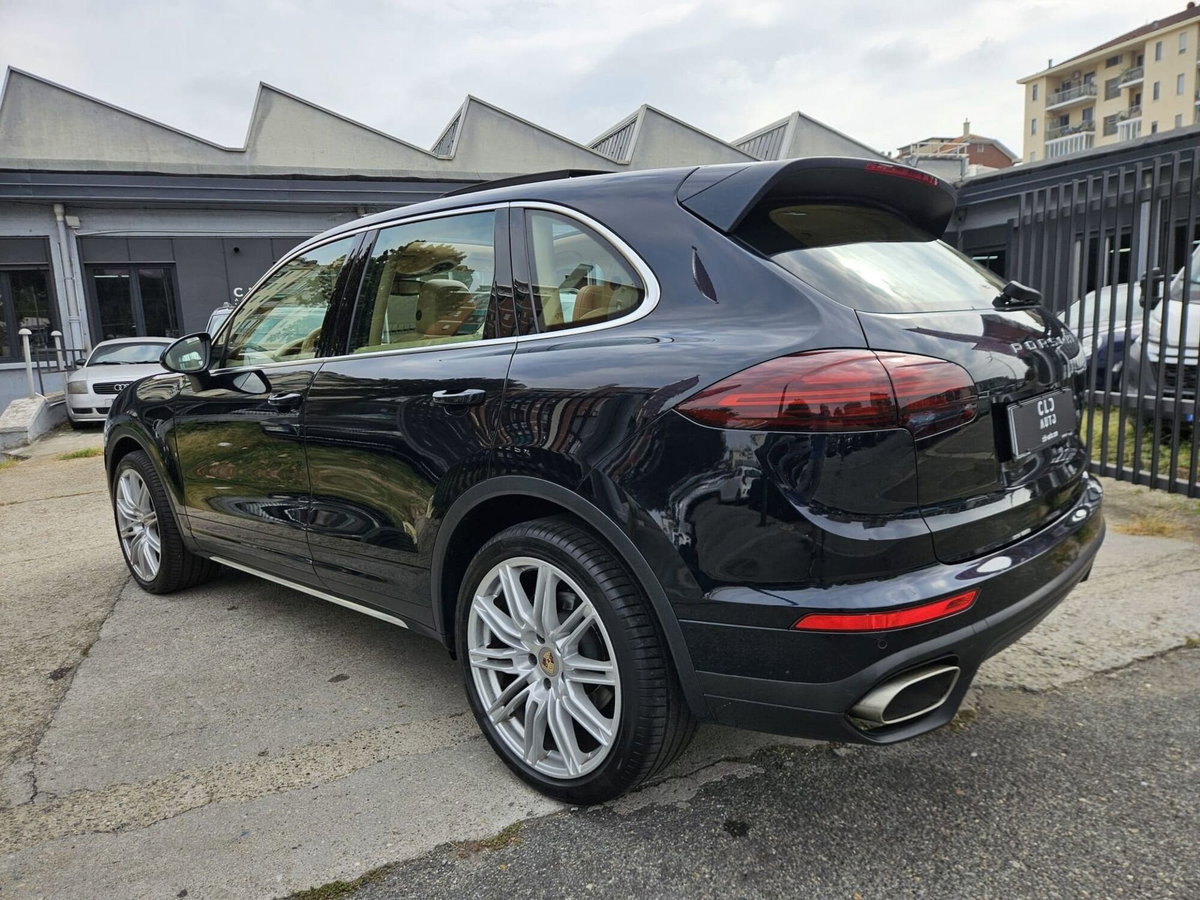 Porsche Cayenne 3.0 Diesel Platinum Edition (6)