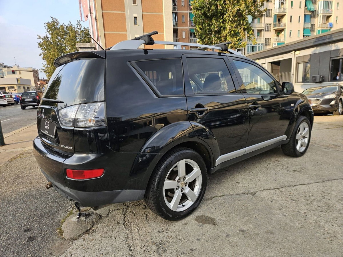 Mitsubishi Outlander 2.0 DI-D Intense DPF (3)
