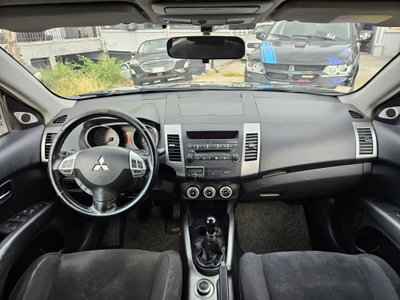 Mitsubishi Outlander 2.0 DI-D Intense DPF (7)