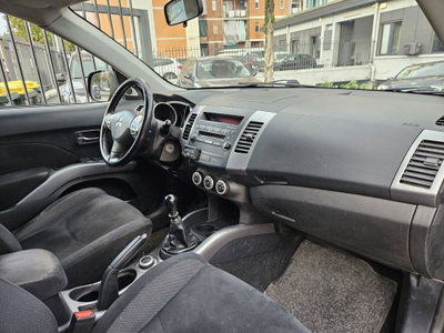 Mitsubishi Outlander 2.0 DI-D Intense DPF (8)