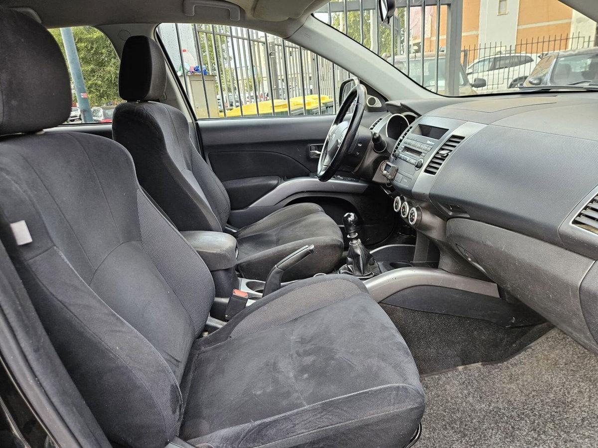 Mitsubishi Outlander 2.0 DI-D Intense DPF (9)