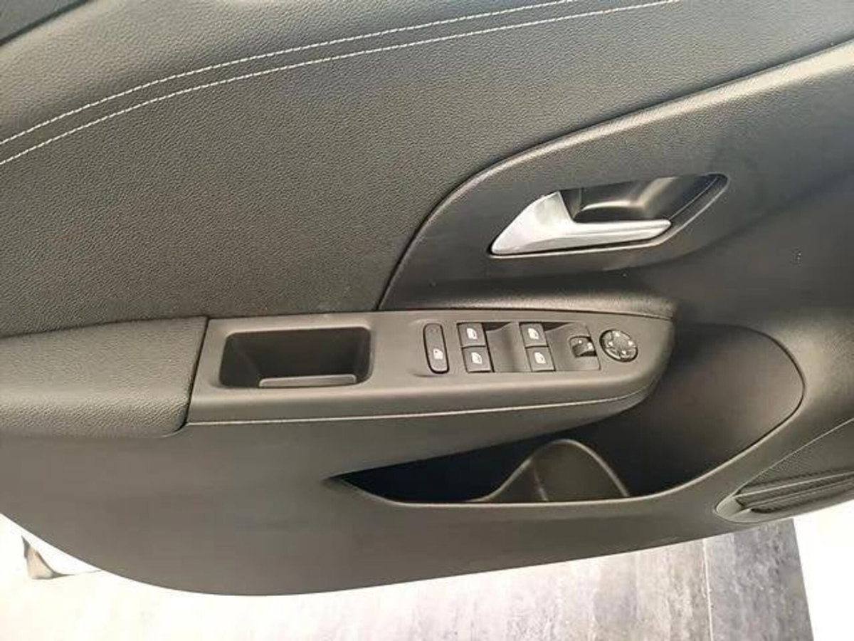 Opel Corsa 1.2 100 CV GS Line (10)