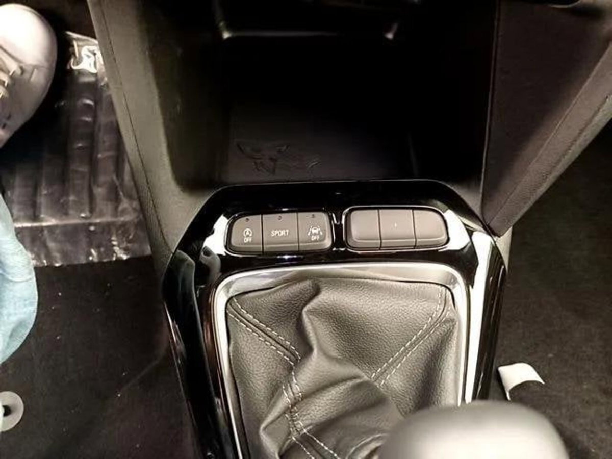 Opel Corsa 1.2 100 CV GS Line (12)
