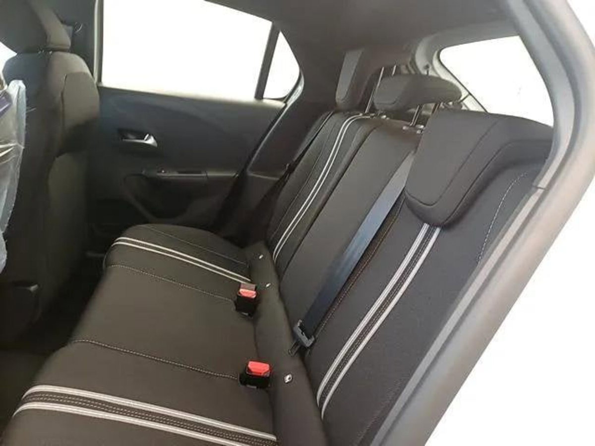 Opel Corsa 1.2 100 CV GS Line (18)