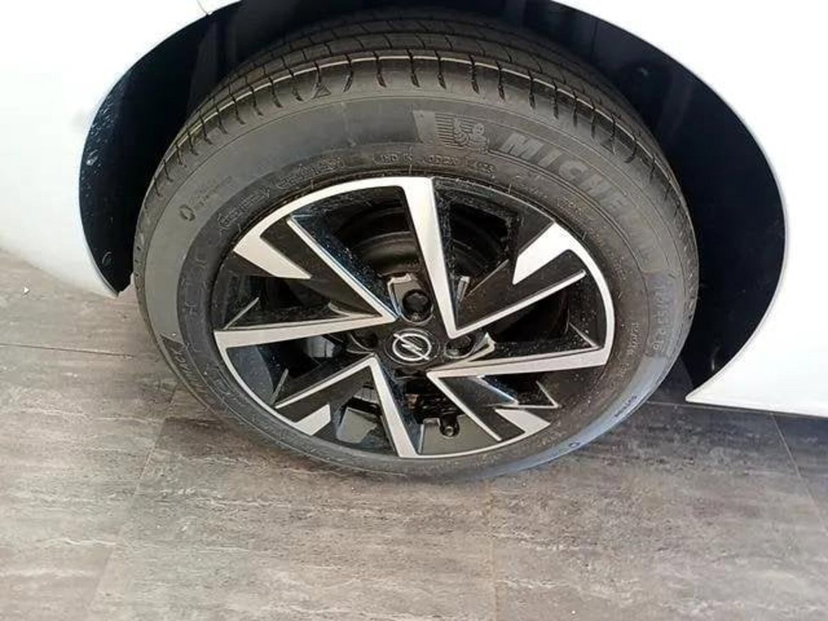 Opel Corsa 1.2 100 CV GS Line (8)