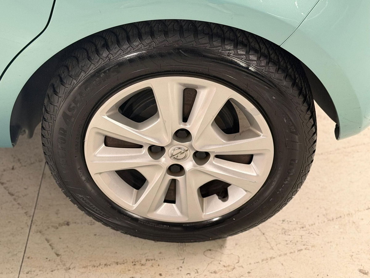 Opel Corsa 1.2 5 porte Cosmo (11)