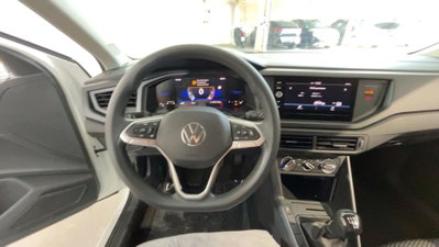 Volkswagen Polo 1.0 Young 80cv (18)