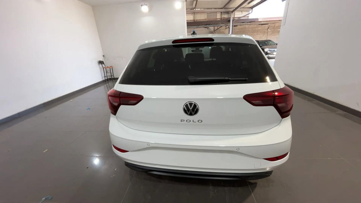 Volkswagen Polo 1.0 Young 80cv (3)