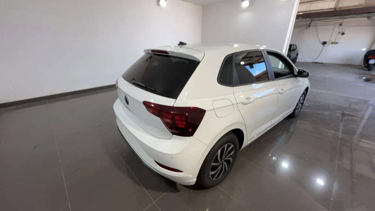 Volkswagen Polo 1.0 Young 80cv (4)