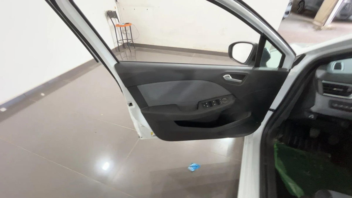 Renault Clio 1.0 eco-g Techno 100cv (12)