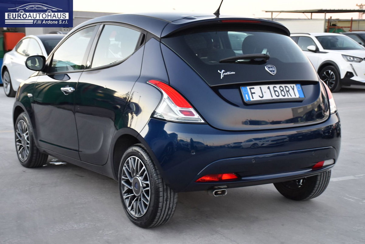 Lancia Ypsilon 1.2 69 CV 5 porte GPL Ecochic Gold (6)