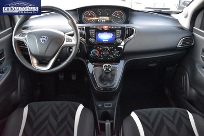 Lancia Ypsilon 1.2 69 CV 5 porte GPL Ecochic Gold (7)