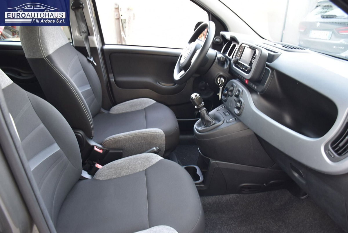 Fiat Panda 1.0 FireFly S&S Hybrid City Cross (11)