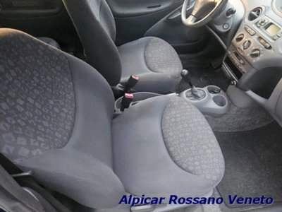 Toyota Yaris 16V cat 3 porte Sol (14)