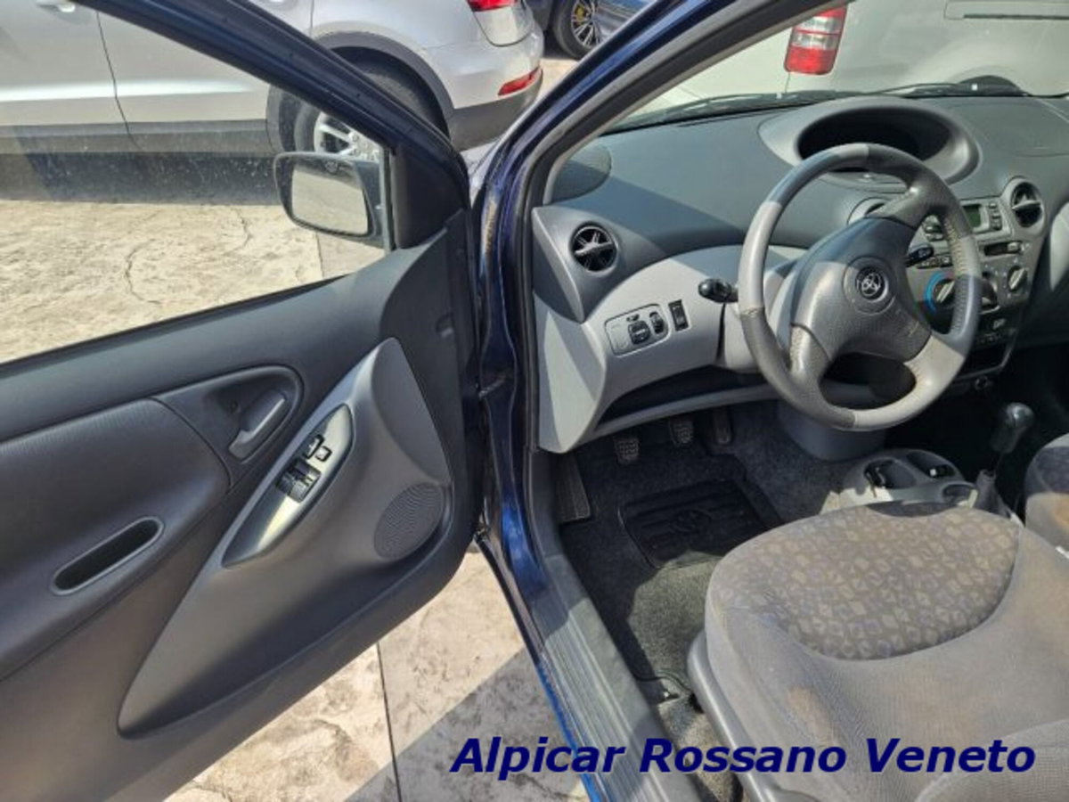 Toyota Yaris 16V cat 3 porte Sol (5)