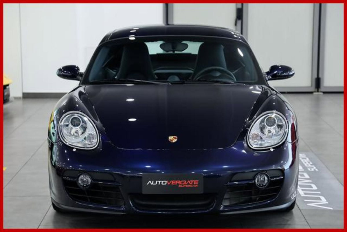 Porsche Cayman 2.7 (2)