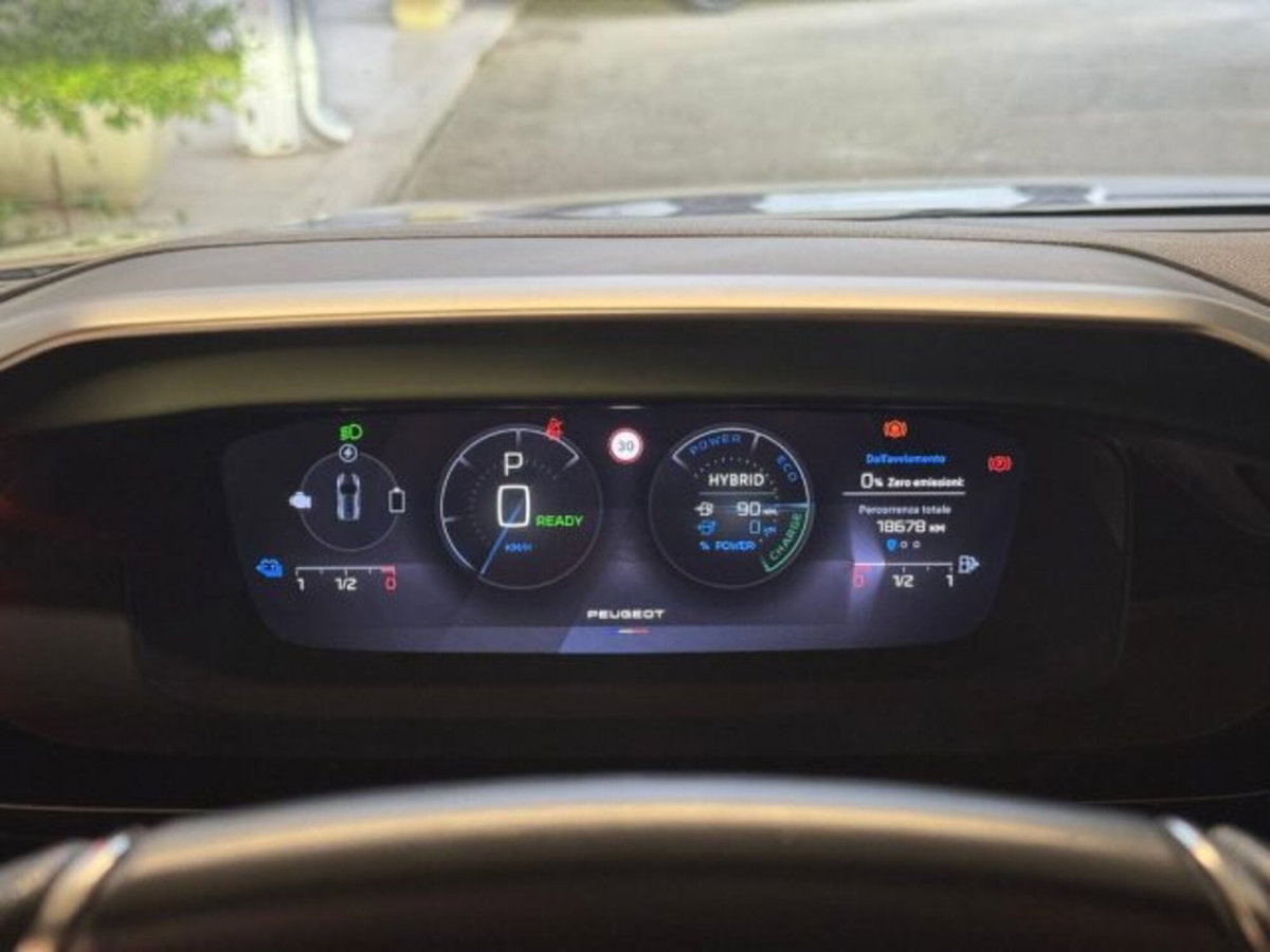 Peugeot 308 SW Hybrid 225 e-EAT8 GT Pack (7)