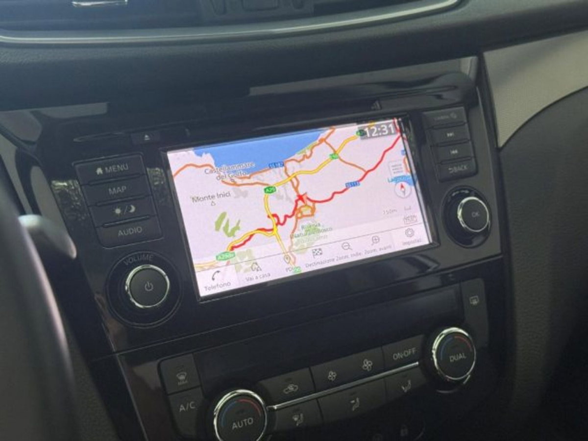 Nissan Qashqai 1.3 DIG-T 140 CV N-Connecta (13)