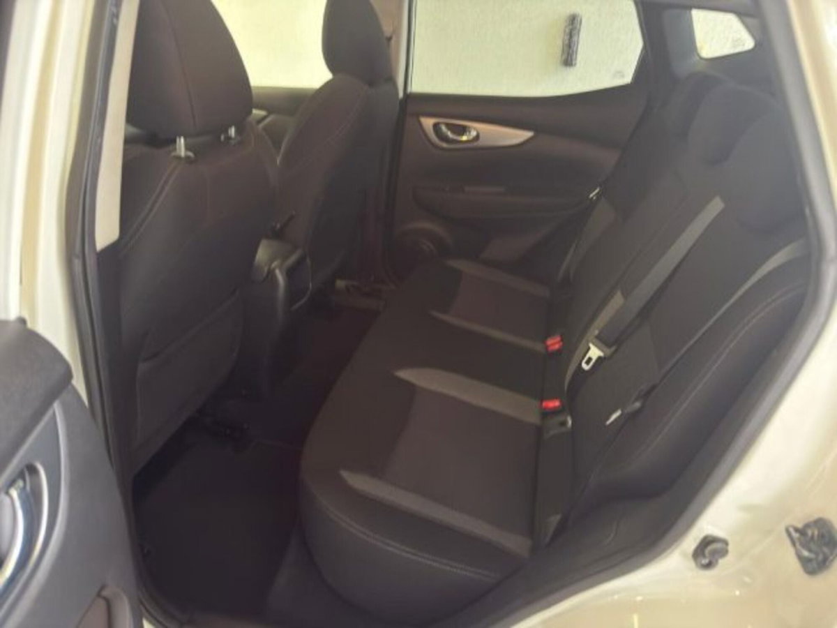 Nissan Qashqai 1.3 DIG-T 140 CV N-Connecta (9)