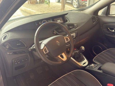 Renault Scenic E-Tech Electric 1.5 dCi 110CV Live (9)