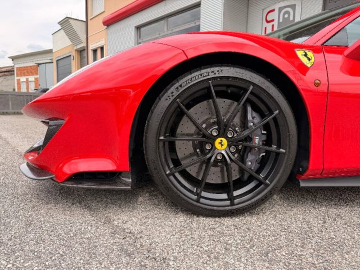 Ferrari 488 Coupé 488 Pista (7)