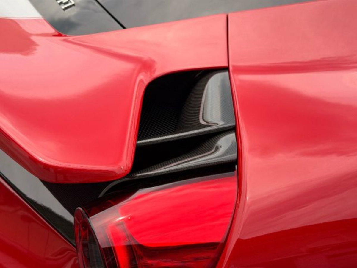 Ferrari 488 Coupé 488 Pista (9)