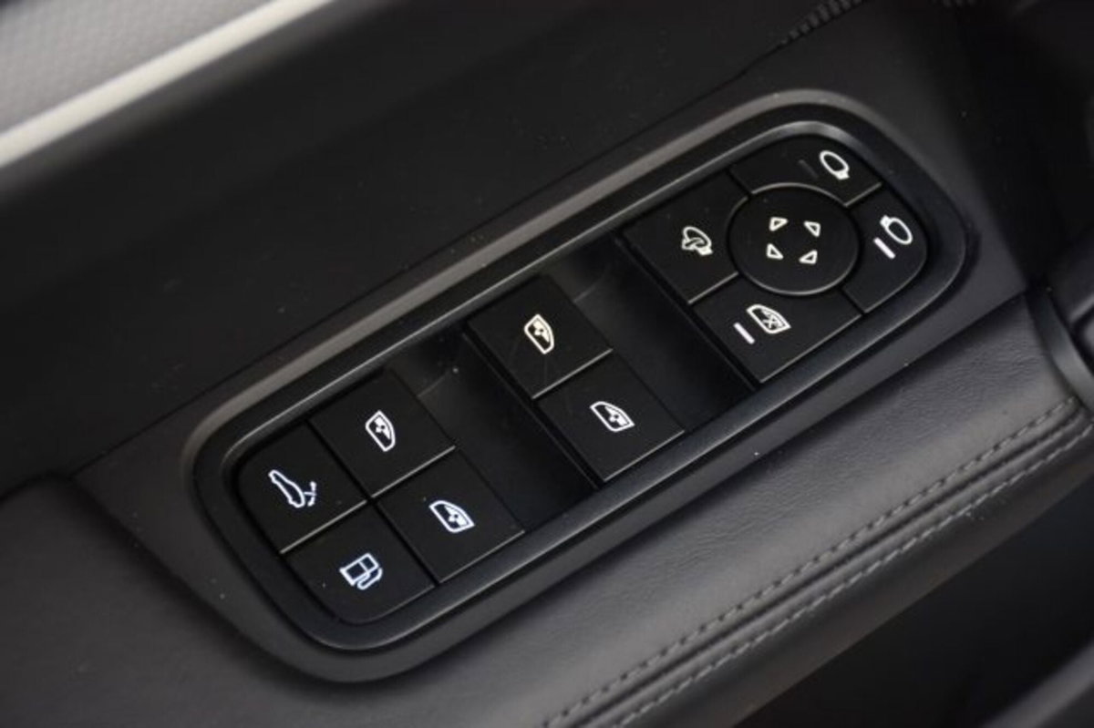 Porsche Cayenne 3.0 V6 E-Hybrid (19)