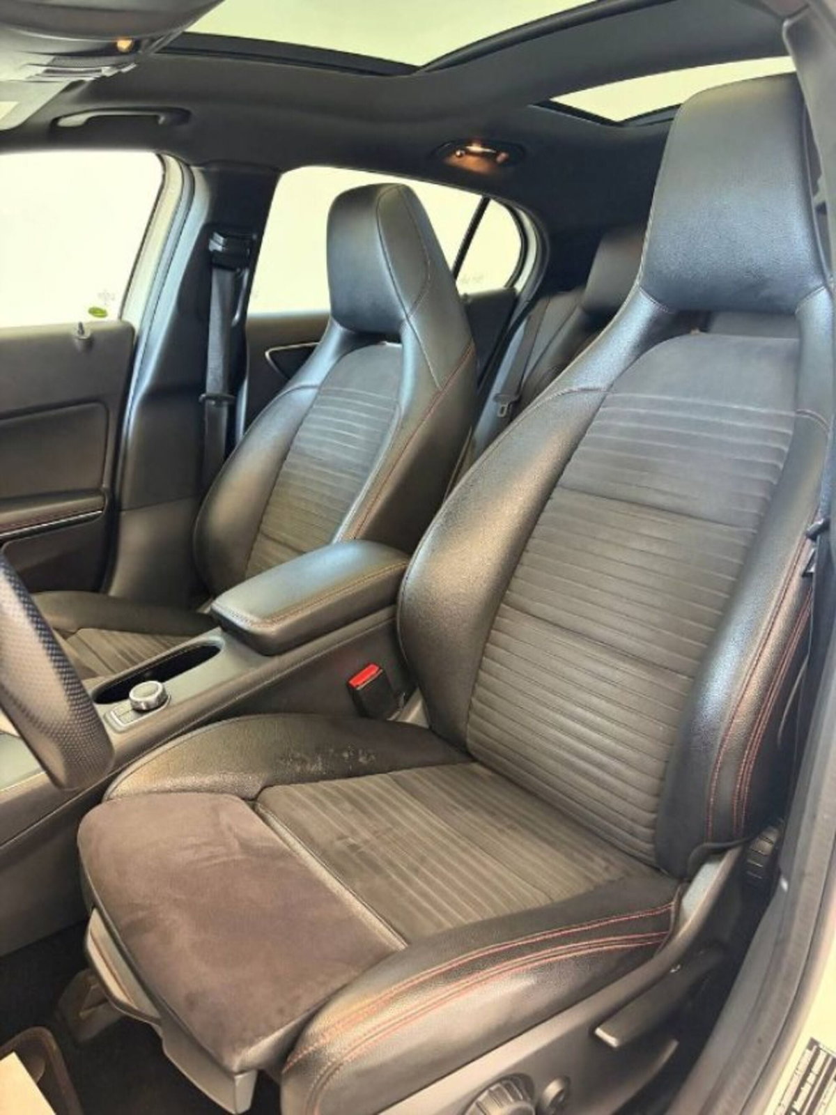 Mercedes-Benz GLA SUV 200 d Automatic 4Matic Premium (13)