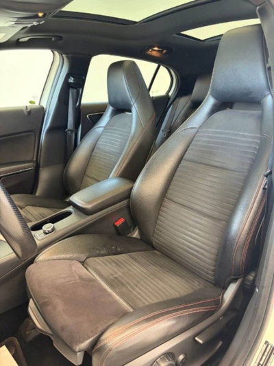 Mercedes-Benz GLA SUV 200 d Automatic 4Matic Premium (13)