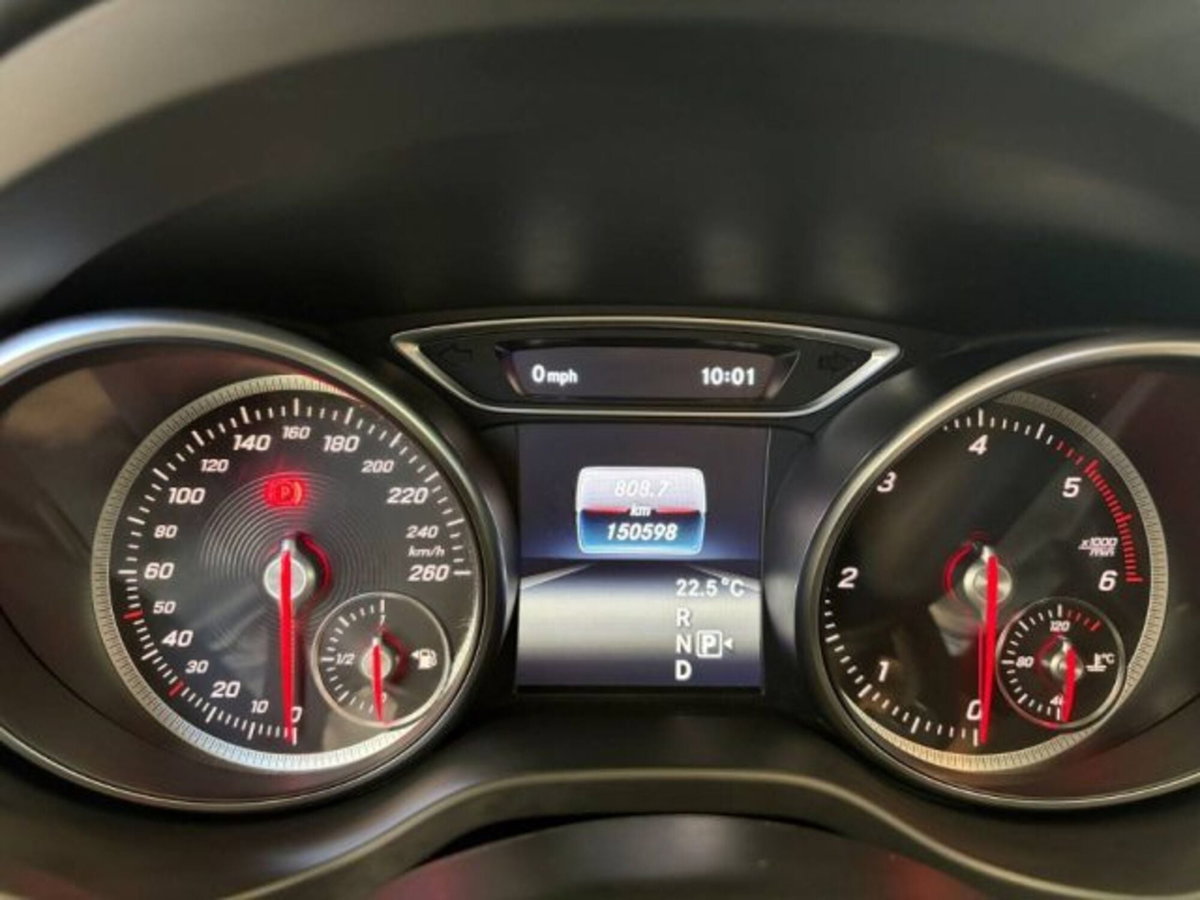Mercedes-Benz GLA SUV 200 d Automatic 4Matic Premium (16)