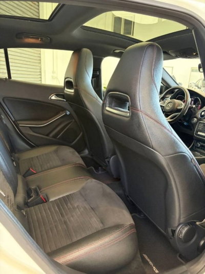 Mercedes-Benz GLA SUV 200 d Automatic 4Matic Premium (19)