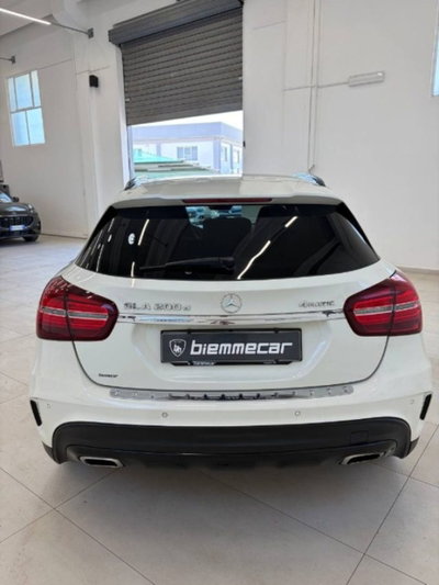 Mercedes-Benz GLA SUV 200 d Automatic 4Matic Premium (5)
