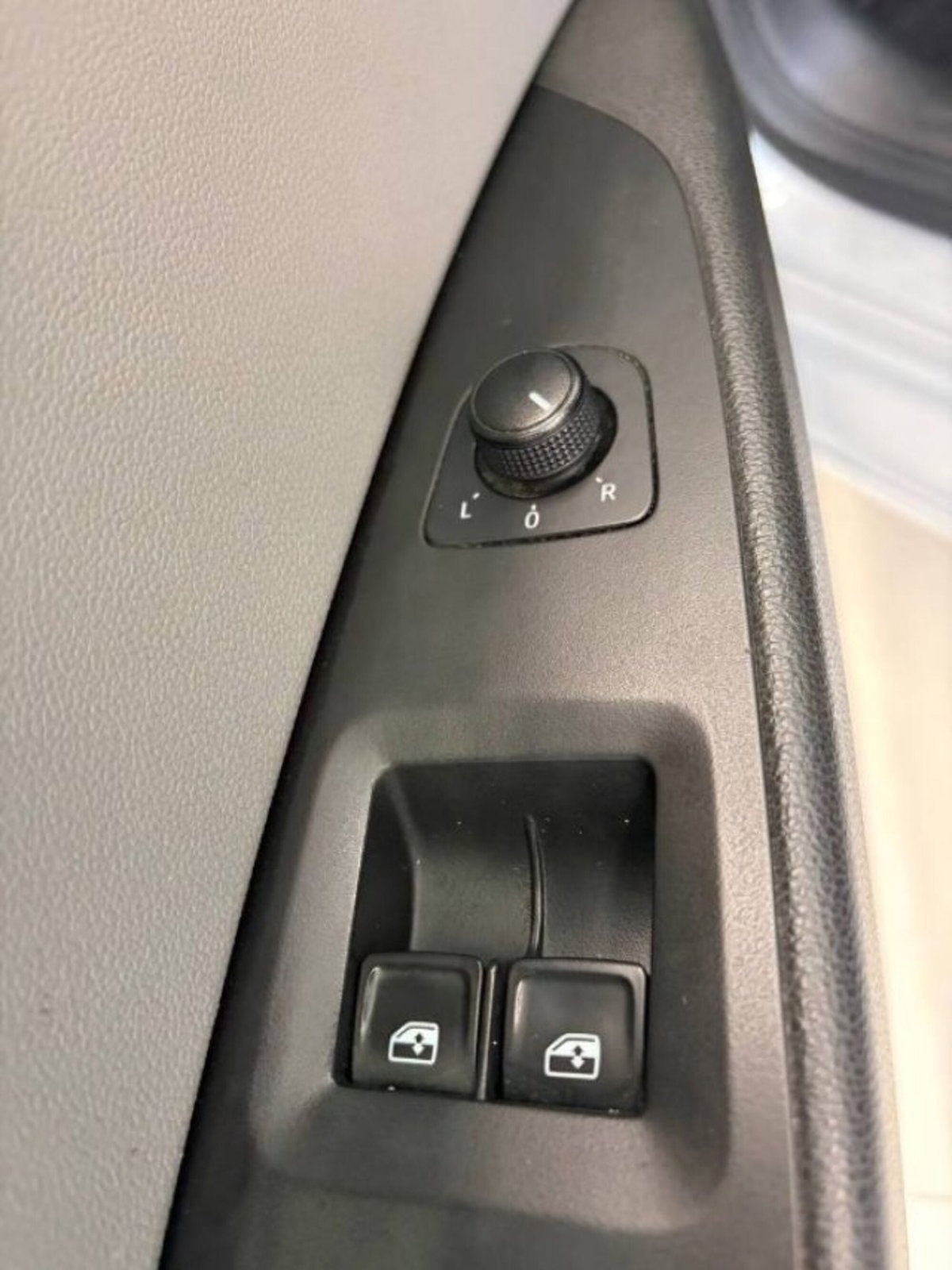 SEAT Leon ST 1.6 TDI 90 CV Business HIGH (16)