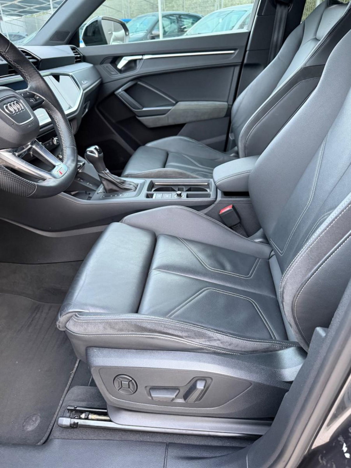 Audi Q3 Sportback 35 TDI S line edition (10)