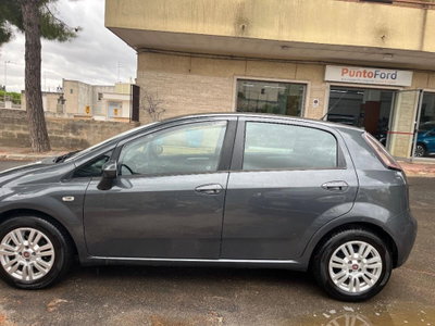Fiat Punto 1.3 MJT II 75 CV 5 porte Young (9)