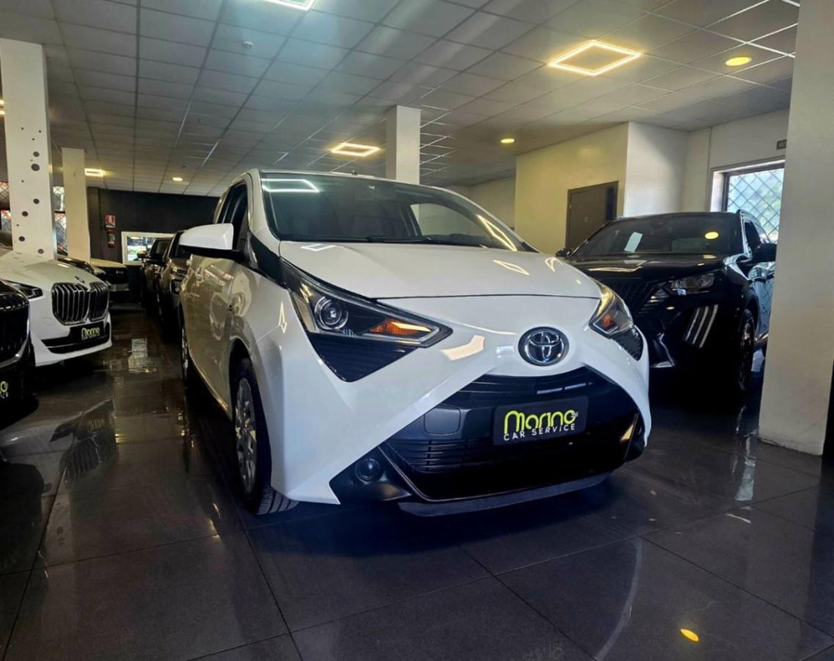 Toyota Aygo 1.0 VVT-i 72 CV 5 porte x-play (6)