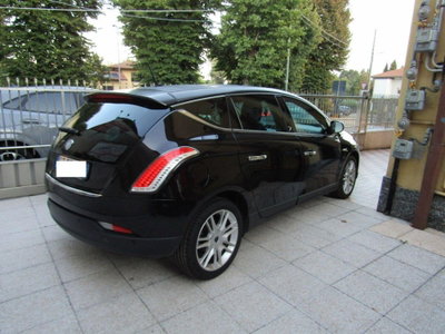 Lancia Delta 1.6 MJT DPF Gold (2)